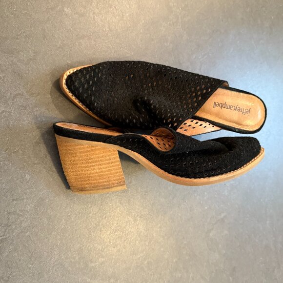 Mesh Wedge - Picture 3 of 3